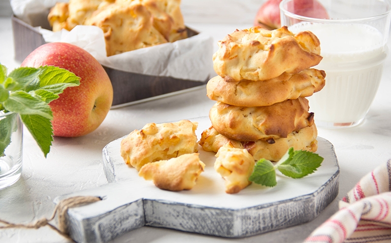 Biskota të buta me mollë