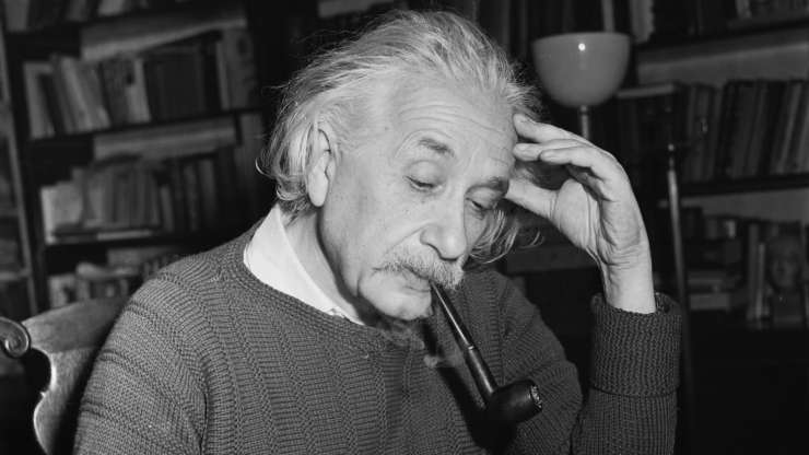 Што во слободно време? Погледнете документарен филм, Einstein and the Bomb