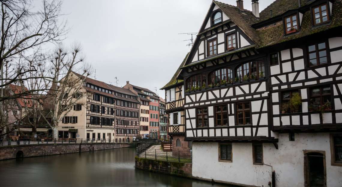 KOLMAR – NJË QYTET I VOGËL SHUMËNGJYRËSH ME AROMË VERE DHE KANELLE