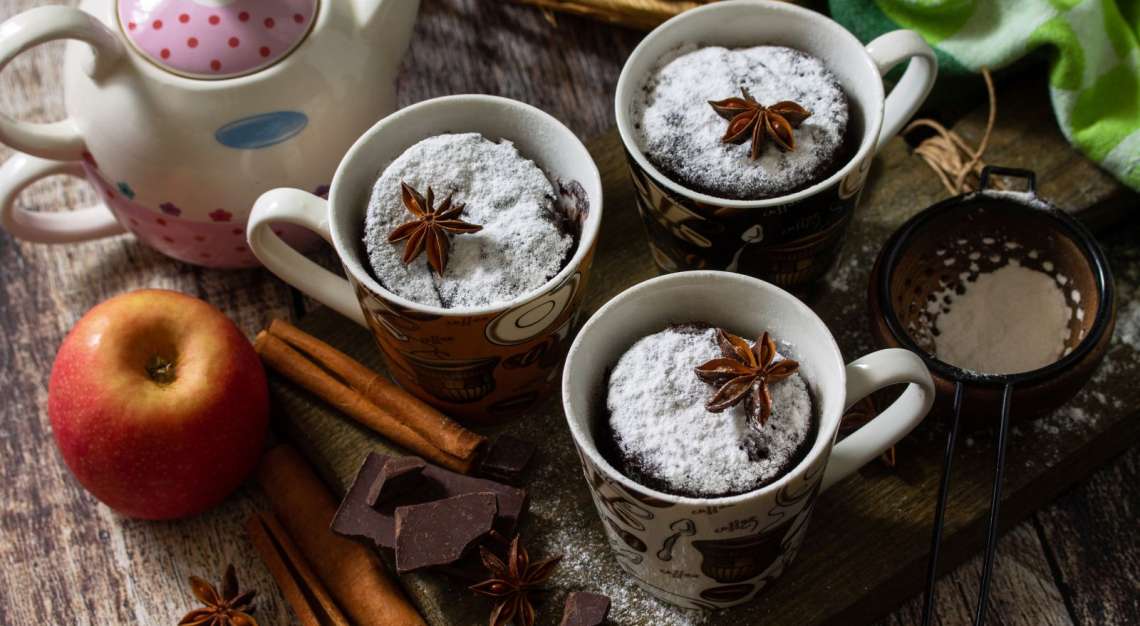 Filxhan dimëror me mollë, kanellë dhe arra